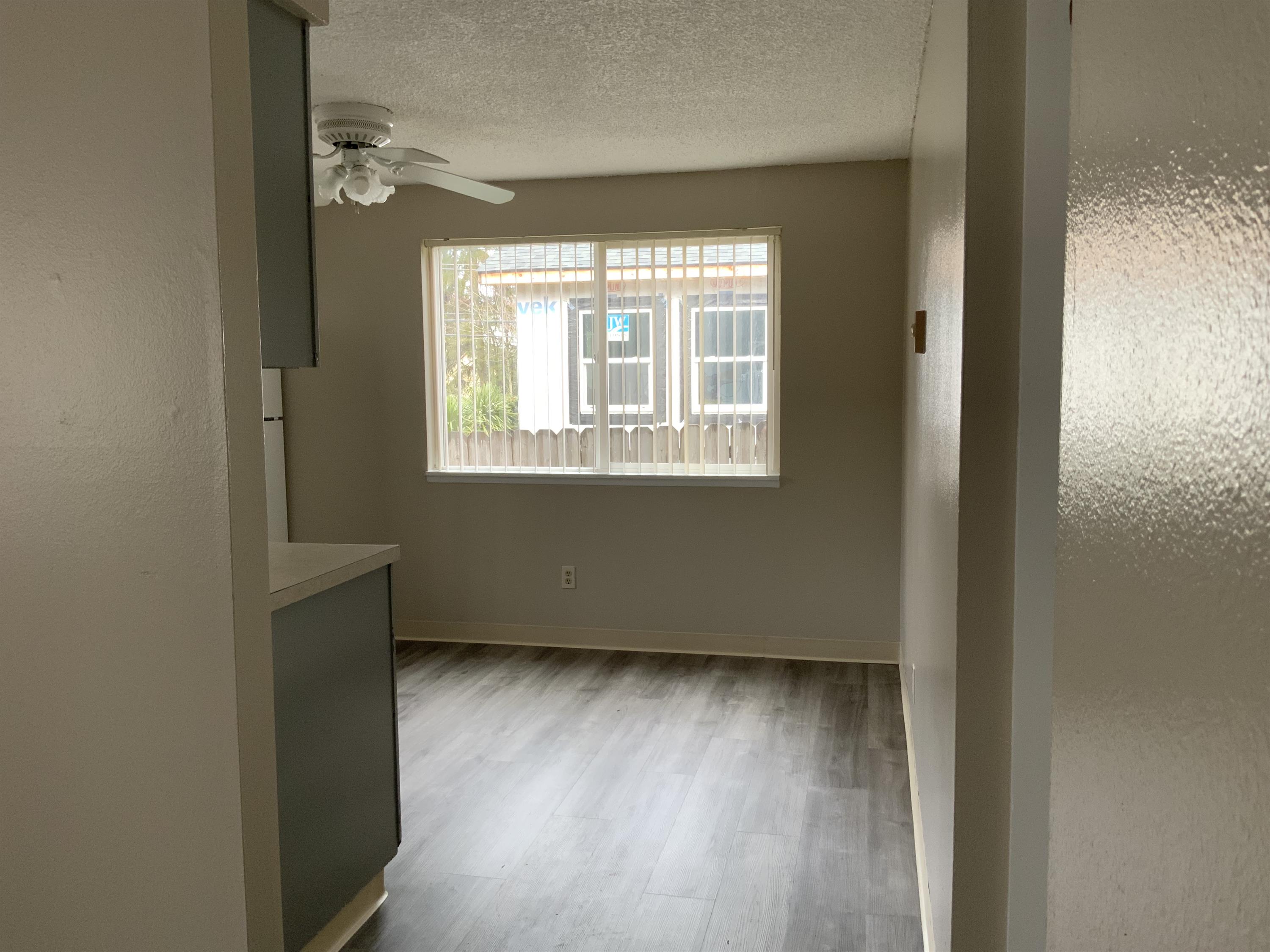 13910 SE Redwood Ave. #4